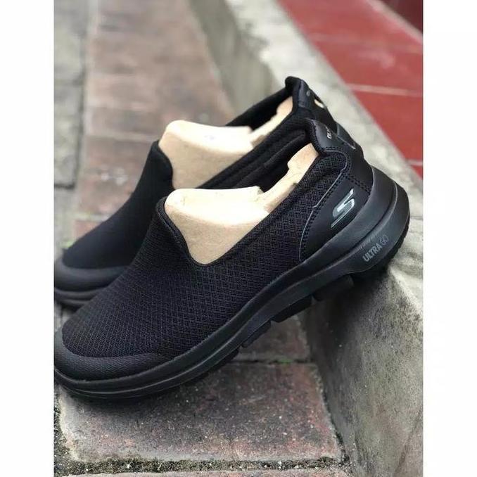 Sepatu Skechers Pria / Skechers Go Walk 5 Man / Sepatu Slip On Pria