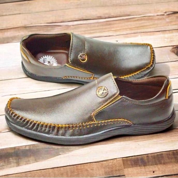 Sepatu Casual slip on Santai pria kulit asli terbaik berkualitas 100% ke aslian kulit nyaa