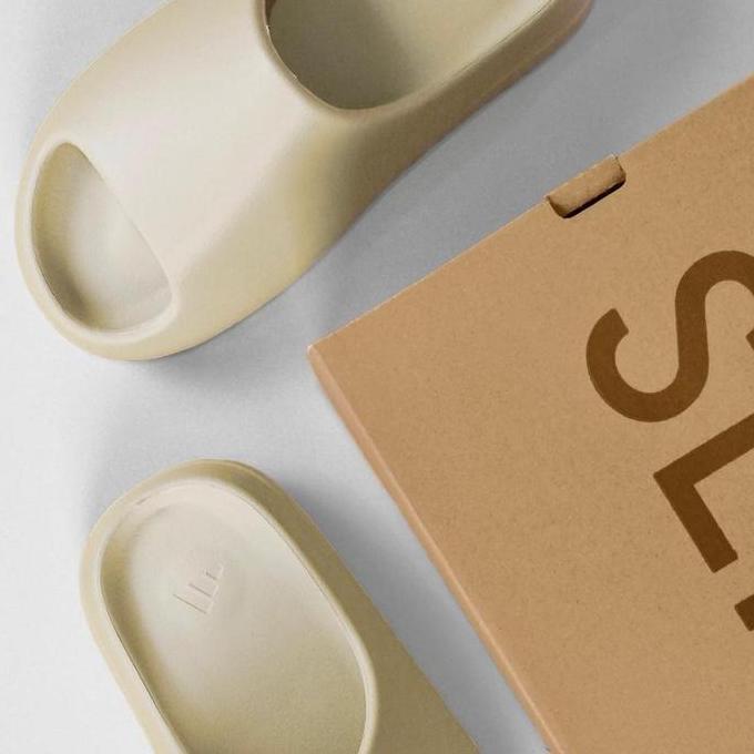 Sandal Yeezy Slides Desert Sand