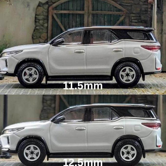 Velg Diecast 1:64 Bradley V Offroad Fortuner Mini Scale Stance