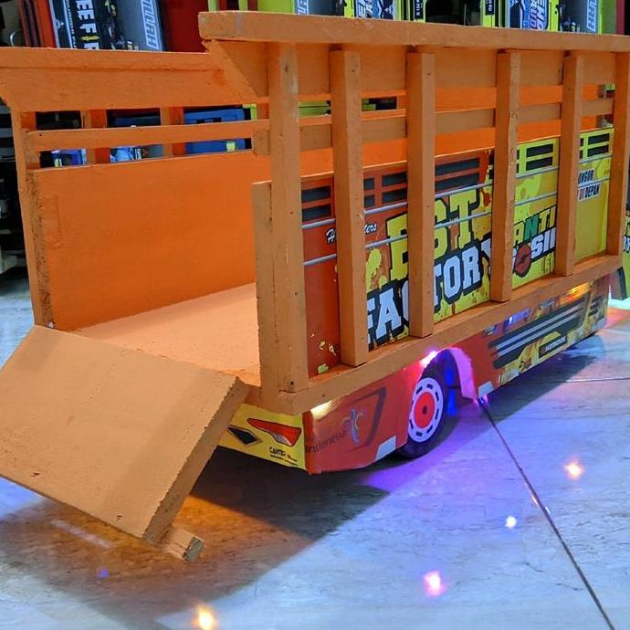 miniatur truk kayu jumbo panjang 58cm pintu belakang bisa dibuka/ miniatur sound system/miniatur tru