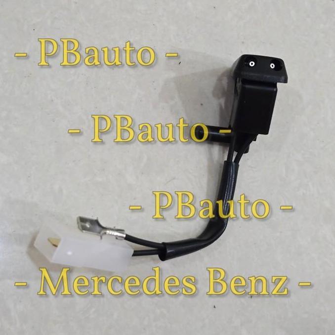Nozzle Wiper W202 Kabel Pendek Mercedes Benz / Semprotan Air Mesin Kanan Mercy A2028601047 C180 C200