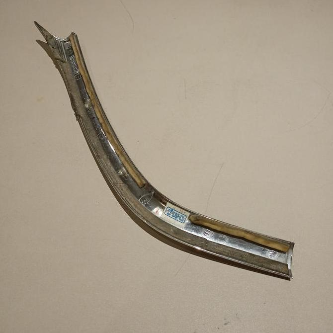 Garnish Lis Kiri Chrome Grill Avanza 2015 2017 2018 ori bekas