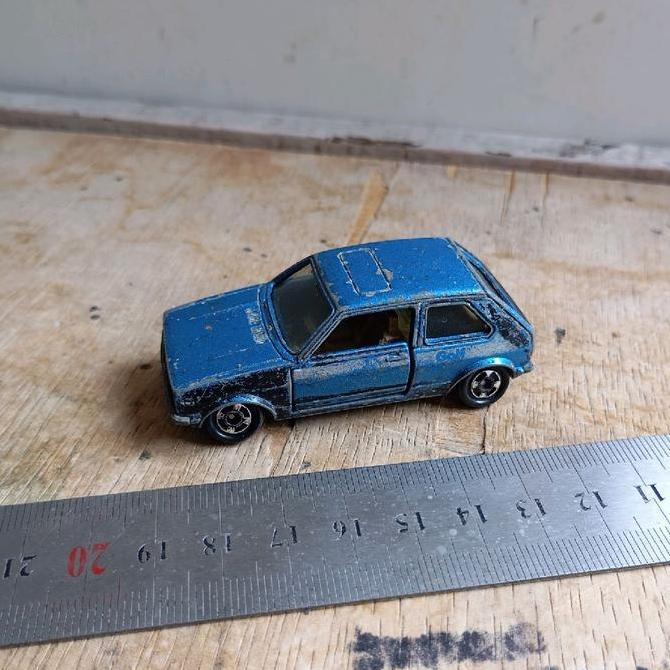 DIECAST TOMICA VOLKSWAGEN GOLF MADE IN JAPAN CS99