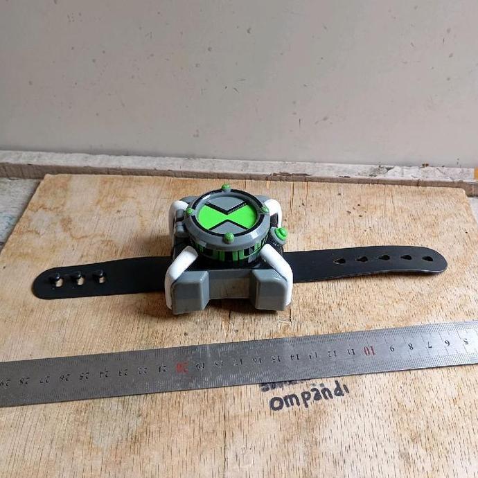 MAINAN AKSESORIS BEN 10 KODE 1 CS99