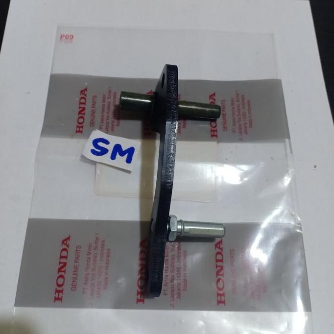 BRACKET SUB ASSY FRONT CALIPER BEAT FI VARIO 125 150 ESP SCOOPY ESP SPESIAL