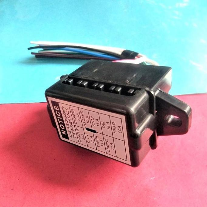 kotak sekring mobil 12v / 24v  box Fuse Box Rumah Sekring 8 Port Fuse Box Kotak Sekring Mobil Univer