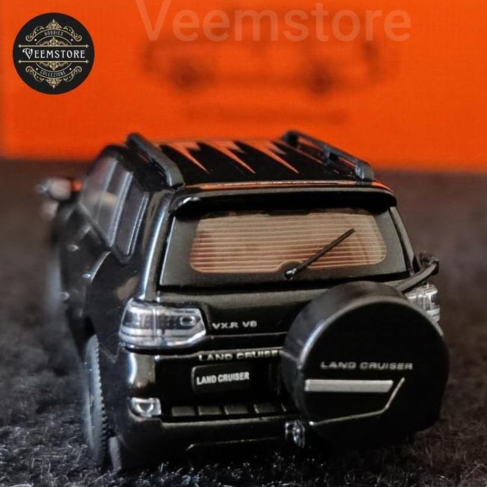 Die Cast 1:64 Toyota Land Cruiser LC200 VXR-V8 2015 RHD [Turnable Wheels] GCD