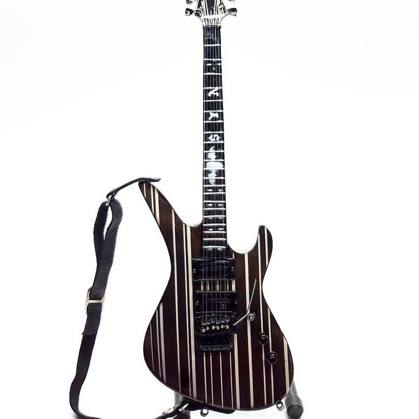 Miniatur Gitar Schecter Synyster Gates Avenged Sevenfold Black Stripes White Free Strap