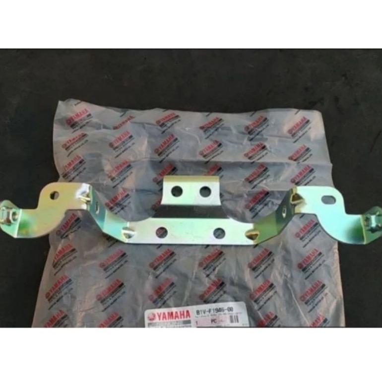 NEW BRACKET DUDUKAN JOK DEPAN YAMAHA XSR 155 B1V-F1946-00 ORIGINAL YAMAHA [terbaik][terlaris]