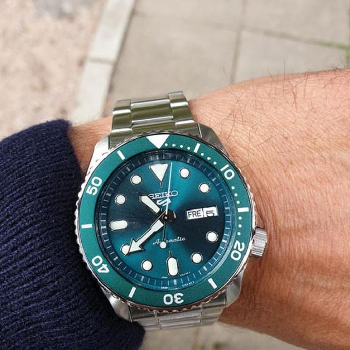 Seiko 5 SPORT Automatic Jam Tangan Pria Rantai SRPD61K1 Original