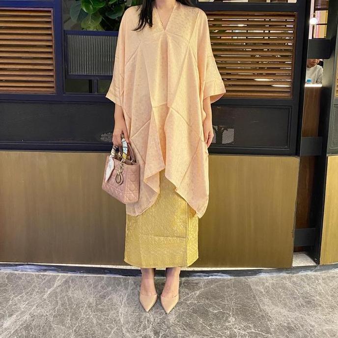 Lausboutique-Tunik Aruna Polos-Seri Awan-Tunik Batik [Hanya Atasan]