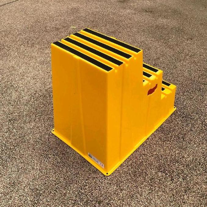 Excelsior Tangga Pengaman Tugas Berat 3 Langkah 260kg Anti Selip Tahan Kimia Kuning 790x620x500mm