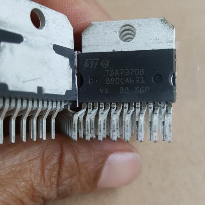 TDA7370 IC / TRANSISTOR CA27