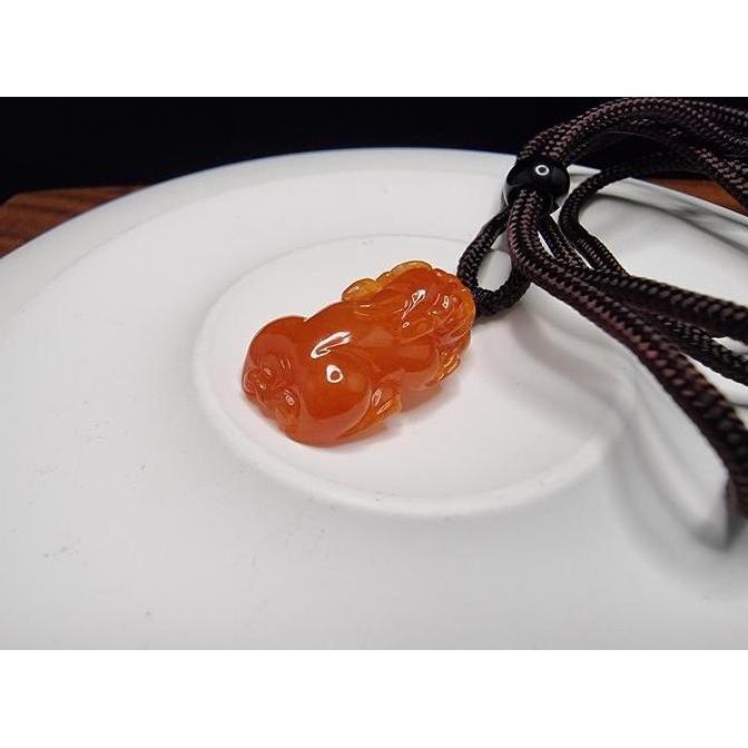 Liontin Batu Giok Red Jade Pixiu Myanamr HQ 25x13mm C1829