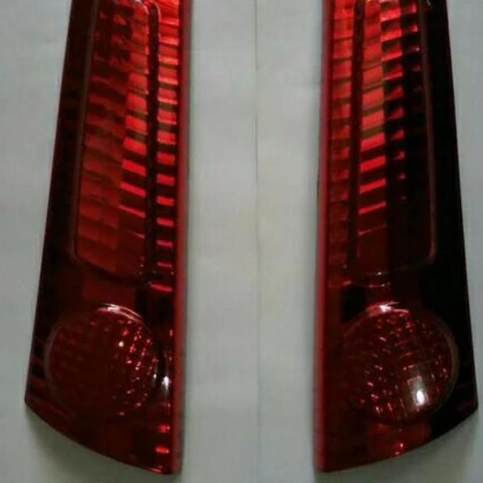 Reflektor atas samping pintu bagasi mobil Avanza Xenia