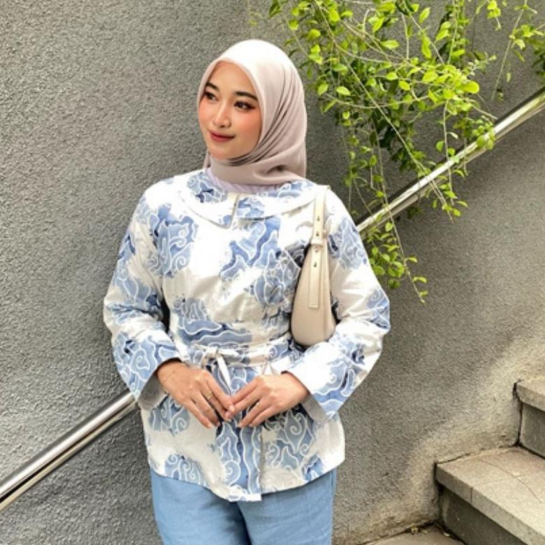 BATIK TRUSMI Atasan Wanita Blouse Batik Motif Mega Mendung Bumi Obi Mop Biru