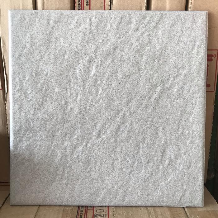 Keramik 30x30 abu kasar/ keramik lantai kamar mandi/ keramik garasi