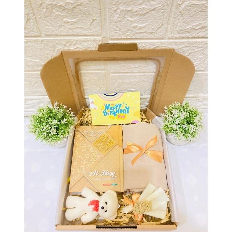 Hot Deals Hampers Eid Mubarak Bingkisan Lebaran Set Al-QurAn, Sajadah & Hijab Premium