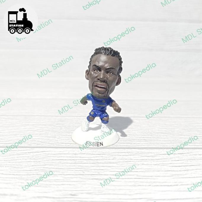 SOCCER STARZ SOCCER PLAYER MINI FIGURE - MICHAEL ESSIEN MDLS27