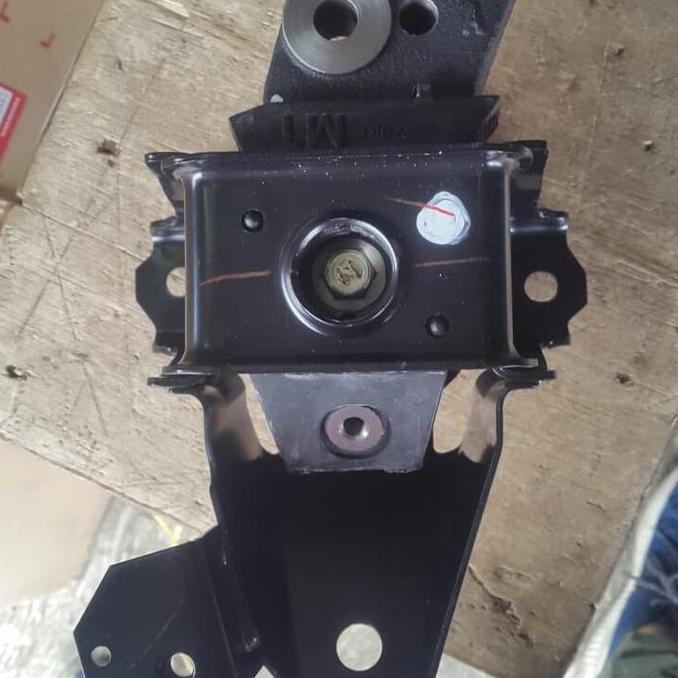 engine mounting kanan ayla-agya