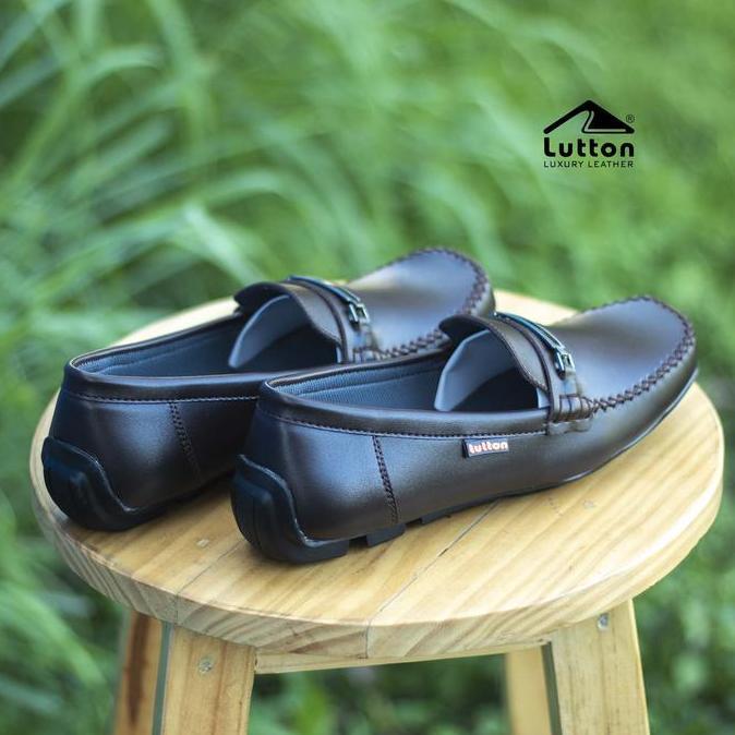 Shoe- Sepatu Moccasin Pria Lutton A1 Slip On Kulit Sintetis Hitam Cokelat Nyaman Elegan Shoes