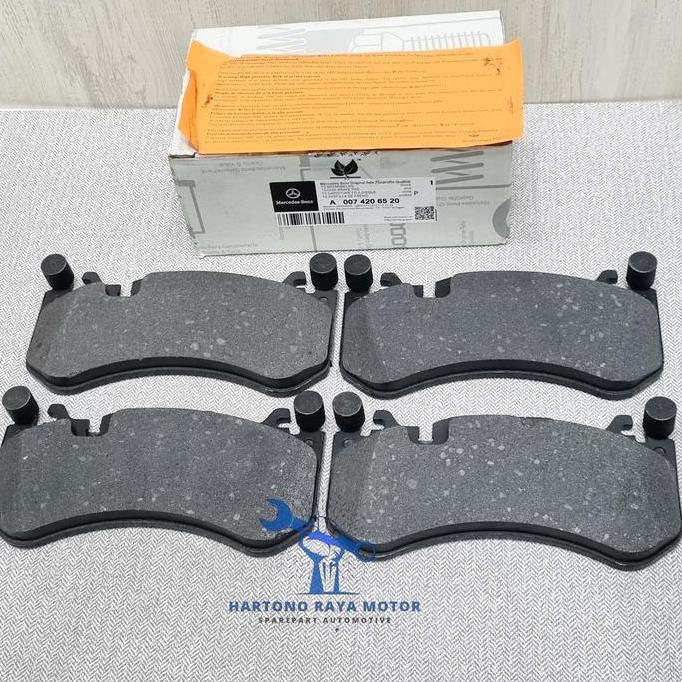 Kampas Rem Bagian Depan Brake Pad W218 W212 CLS63 E63 C63 Mercedes AMG