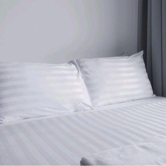 Sprei hotel karet 100% katun dobby TC-300