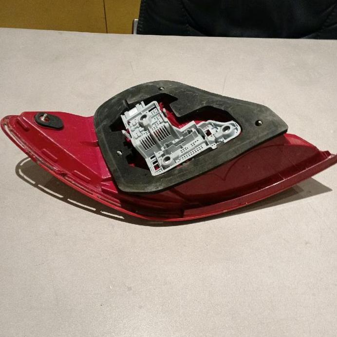 Stop Lamp Kanan Mercedes Benz Mercy W204 c250 Facelift Original Bekas