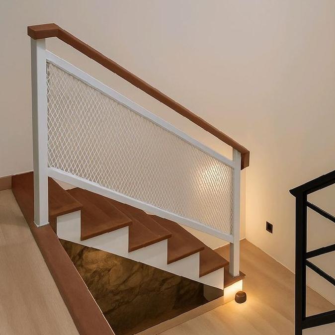 Railing Tangga Expanda Minimalis / Industrial / Rangka Hollow Besi Galvanis