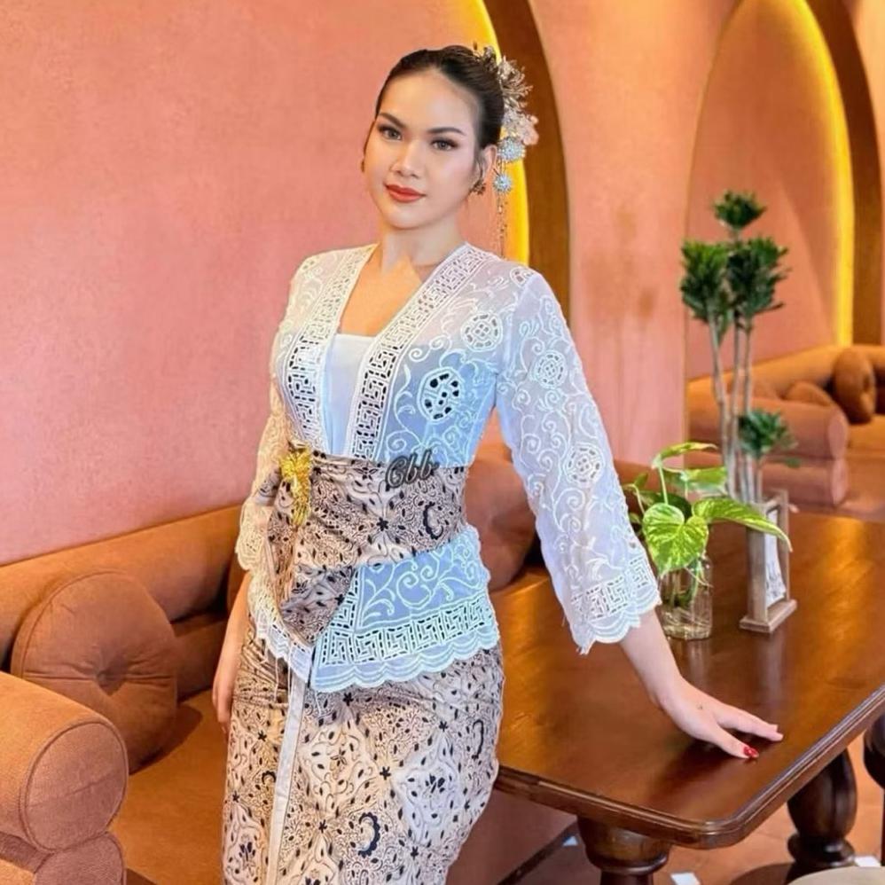 [Kebaya Saja] Baju Atasan Kebaya Jadi Bordir Warna Putih Berbagai Motif - Lengan Lonceng