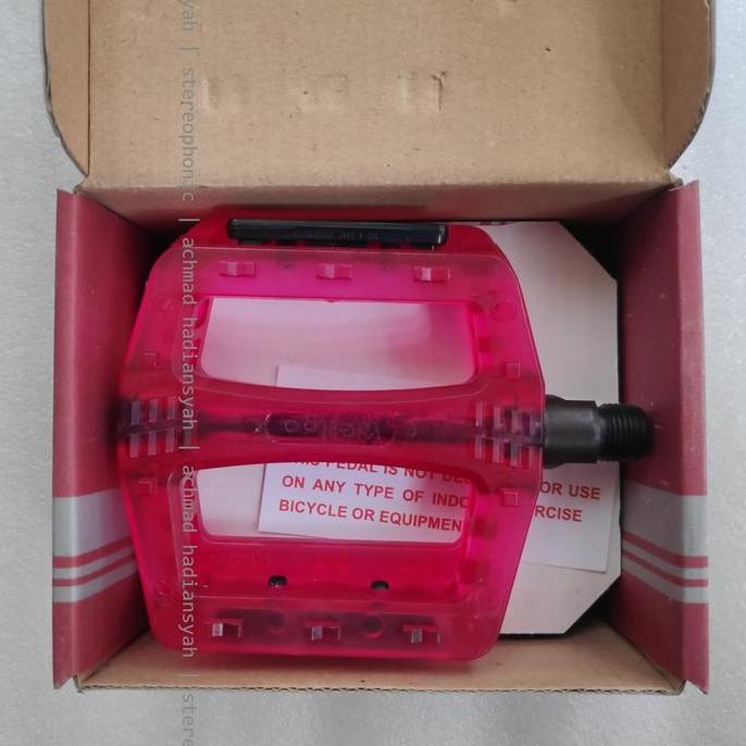 ORIGINAL WELLGO flat pedal B107P Plastic Pedal Flat WELLGO B107P RED