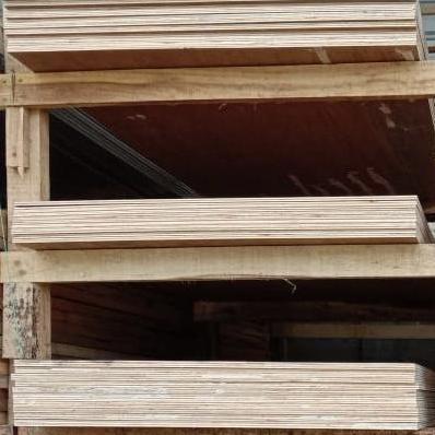 Triplek 18mm 122 x 244 (Grade B) Meranti Campur