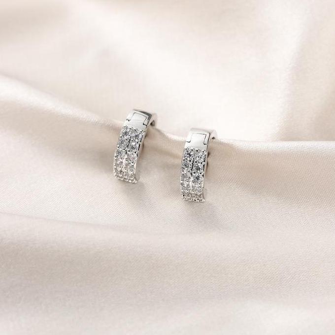 Thin- Anting Jepit Putih Cantikk Hadiah Perhiasan Anting Titanium