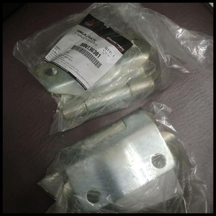 DISKON MN136381 ENSEL PINTU , HINGE RR BODY GATE 