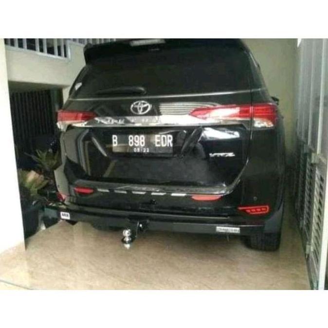 Pengaman Towing Bemper Belakang Mobil Toyota Fortuner