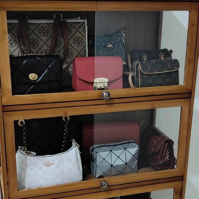 Murah Love. Lemari Pajangan Etalase Akrilik Kaca Transparan Lemari Display Pameran Model Mainan Lema