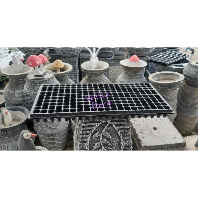 Tray Semai 200 Lubang