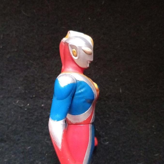 UHS Ultra Hero Series  16 Cm Ultraman Cosmos Eclipse Mode by Bandai 2009