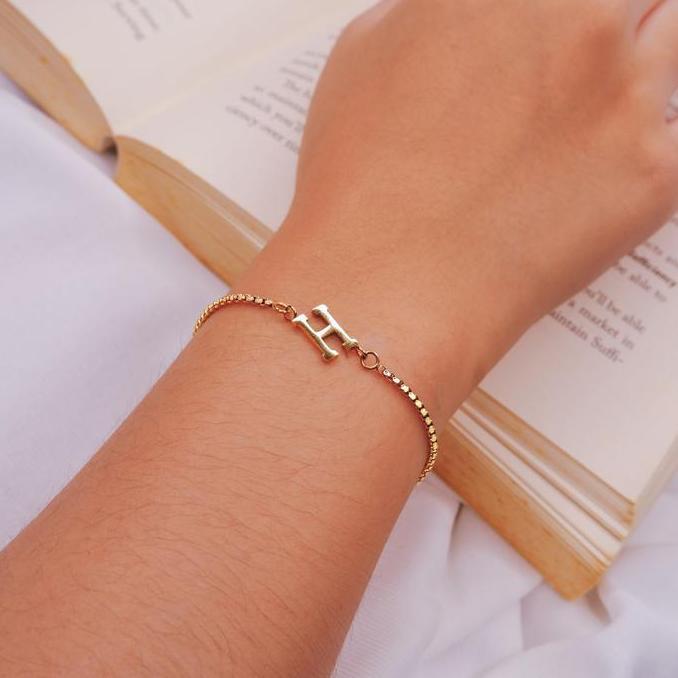 Nats Living: Gelang Tangan Titanium Huruf Sideways Serut, Huti Serut