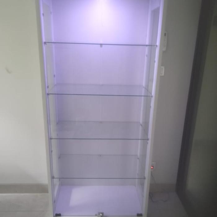 LEMARI TAS KACA LAMPU 3 WARNA BIRU MODERN MINIMALIS