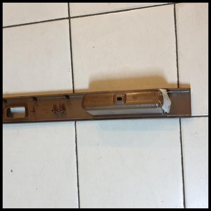GRATIS ONGKIR COVER POWER WINDOW PANEL WOOD BELAKANG KANAN ASLI MITSUBISHI KUDA 