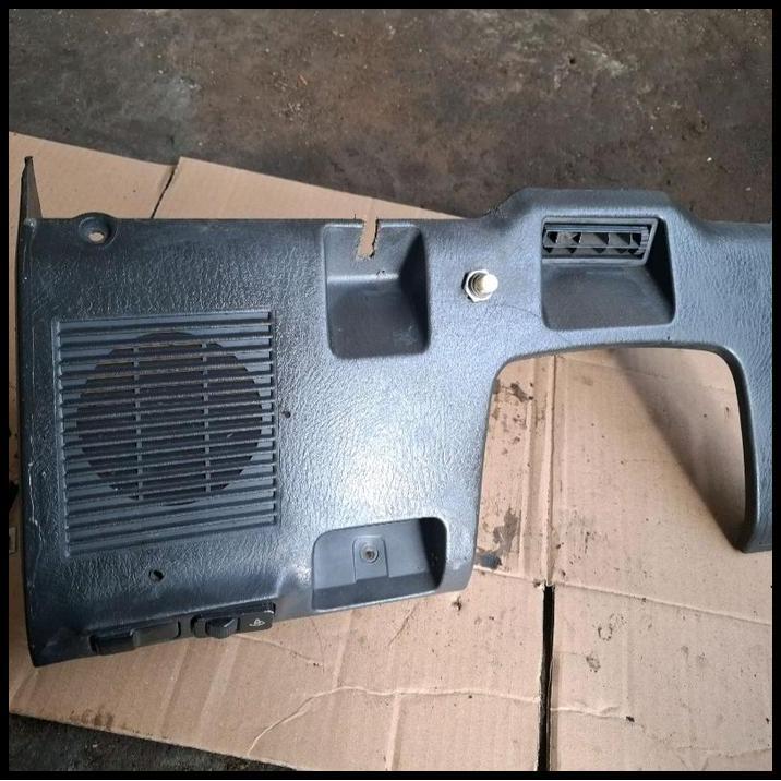 BEST DEAL COVER TUTUP DASHBOARD RAM SPEAKER BAGIAN KANAN BAWAH STIR MAZDA 323 INTERPLAY 89-97 
