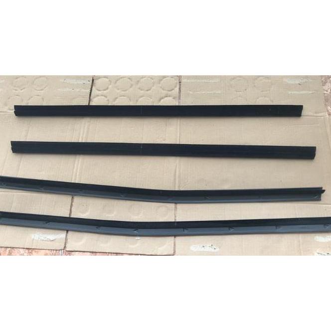 Pelipit Kaca Bagian Kaca Dalam Mobil Honda Mobilio Brio Brv