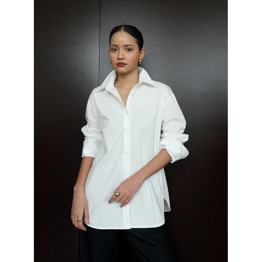 Kaiahati - Enricia Kaiahati Enricia Basic Oversized Shirt Kemeja Wanita Atasan