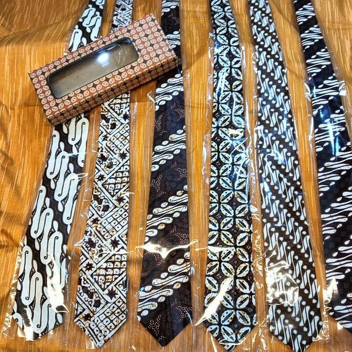Dasi batik motif jogja dan solo gift cowok exsklusive