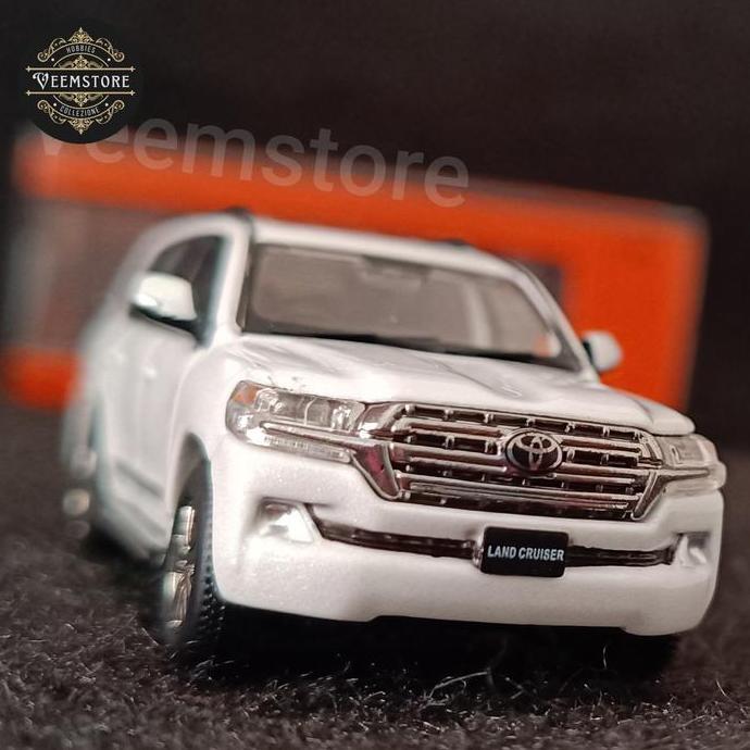 Die Cast 1:64 Toyota Land Cruiser LC200 2015 RHD [Turnable Wheels] GCD
