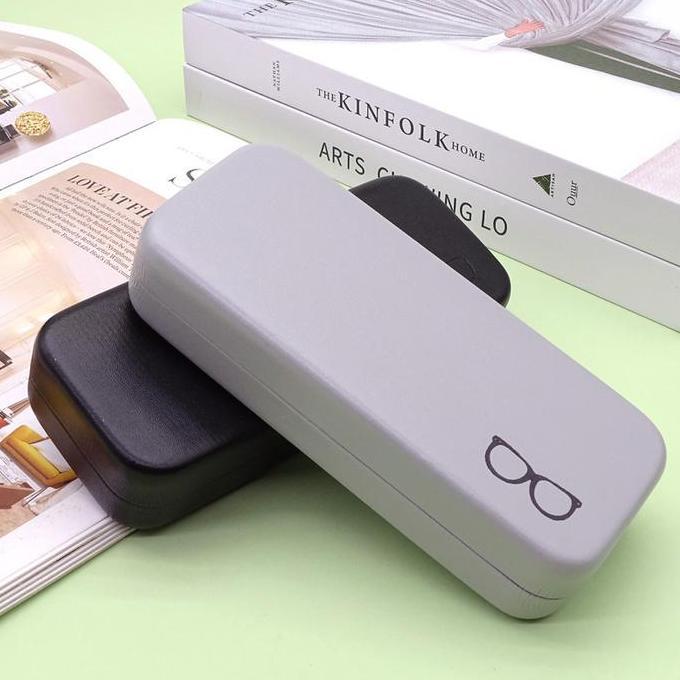 Kunura- Kotak Kacamata Fashion Portabel Besi Tahan Tekanan  Logo Kacamata Box Kacamata Aesthetic B00