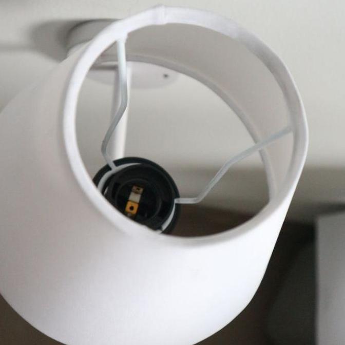 kap lampu tidur minimalis dinding tempel hotel