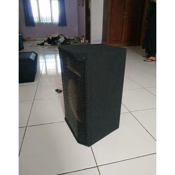 Box speaker 12 in meriah